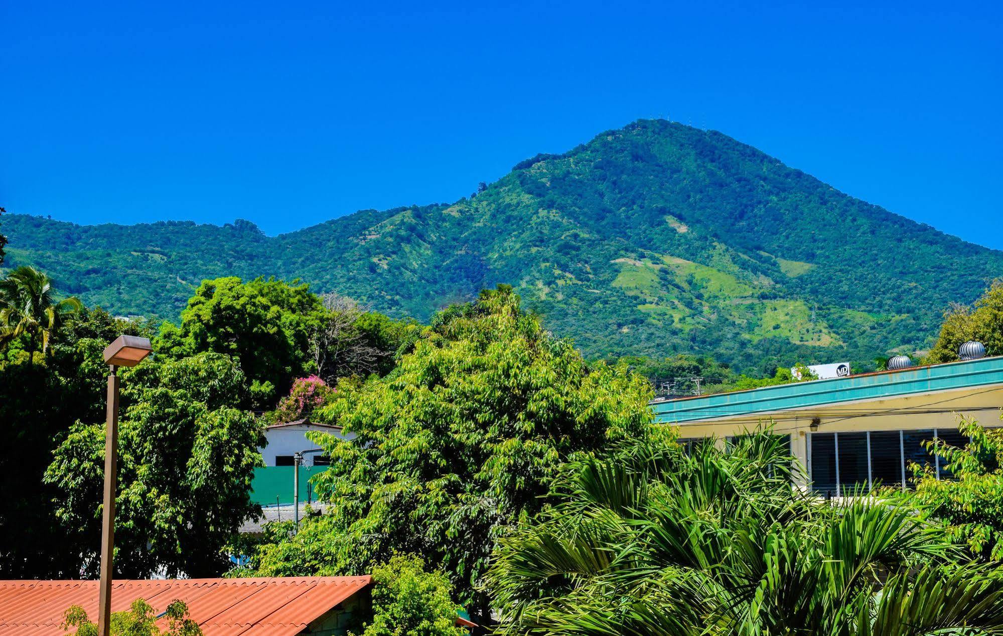 Hotel Gardenia Inn San Salvador Exterior photo